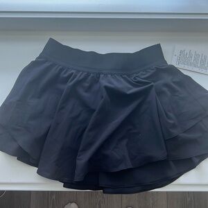 Lululemon court rival skirt